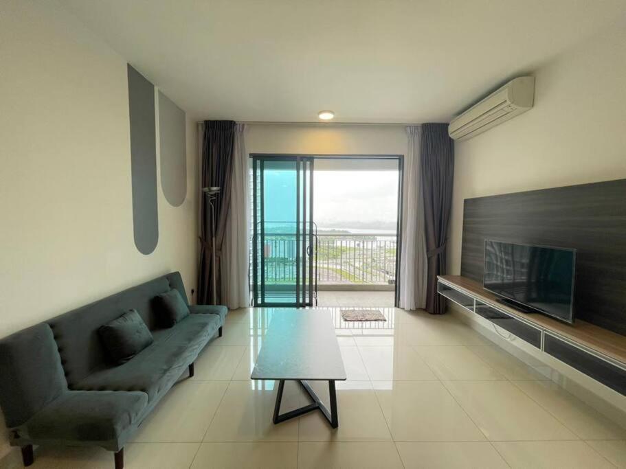 Teega Suites Seaview By Vdo Homestay Nusajaya  Exterior photo