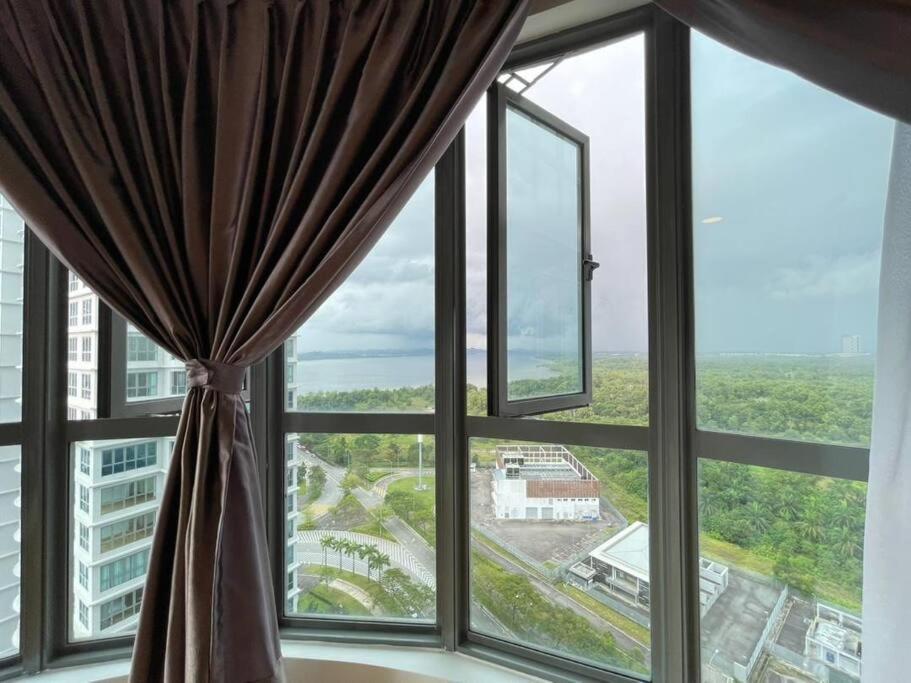 Teega Suites Seaview By Vdo Homestay Nusajaya  Exterior photo