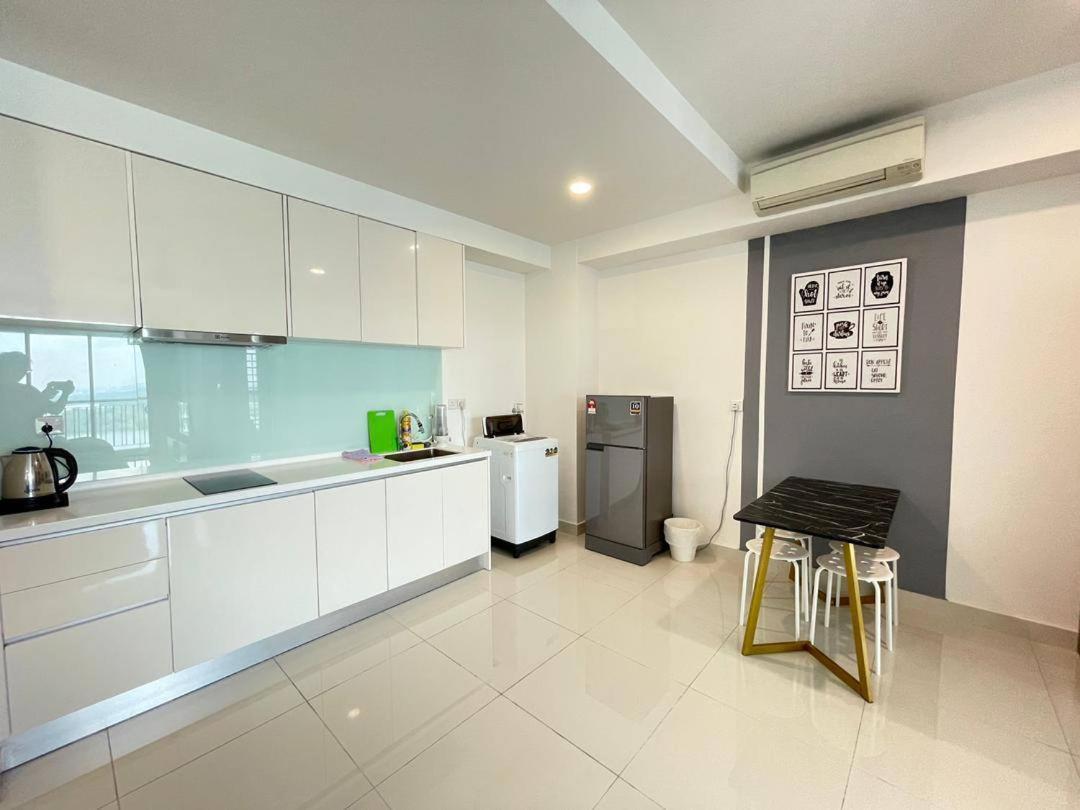 Teega Suites Seaview By Vdo Homestay Nusajaya  Exterior photo