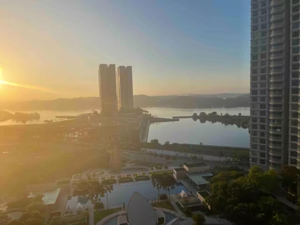 Teega Suites Seaview By Vdo Homestay Nusajaya  Exterior photo